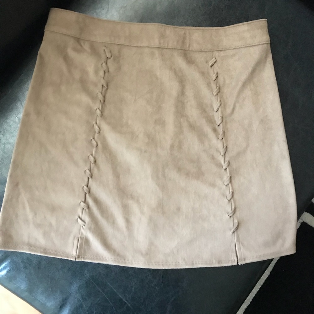 NWT Suede skirt size 4